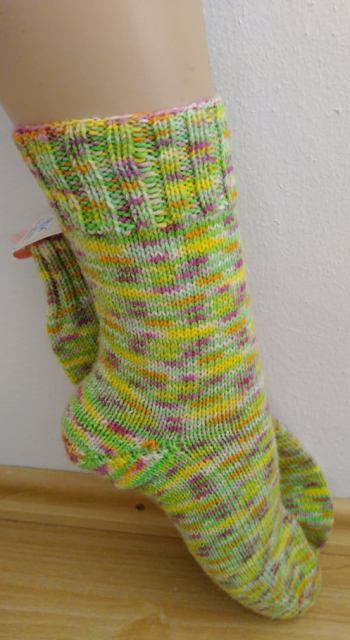 Handgestrickte Socken aus handgefärbter Wolle, Größe 38/39